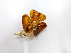 本鼈甲　ブローチ